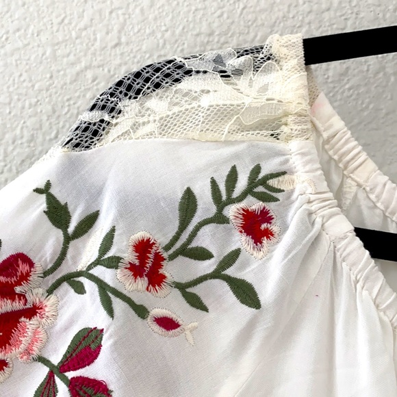 Embroidered Bell Sleeved Top by Umgee - Picture 4 of 7